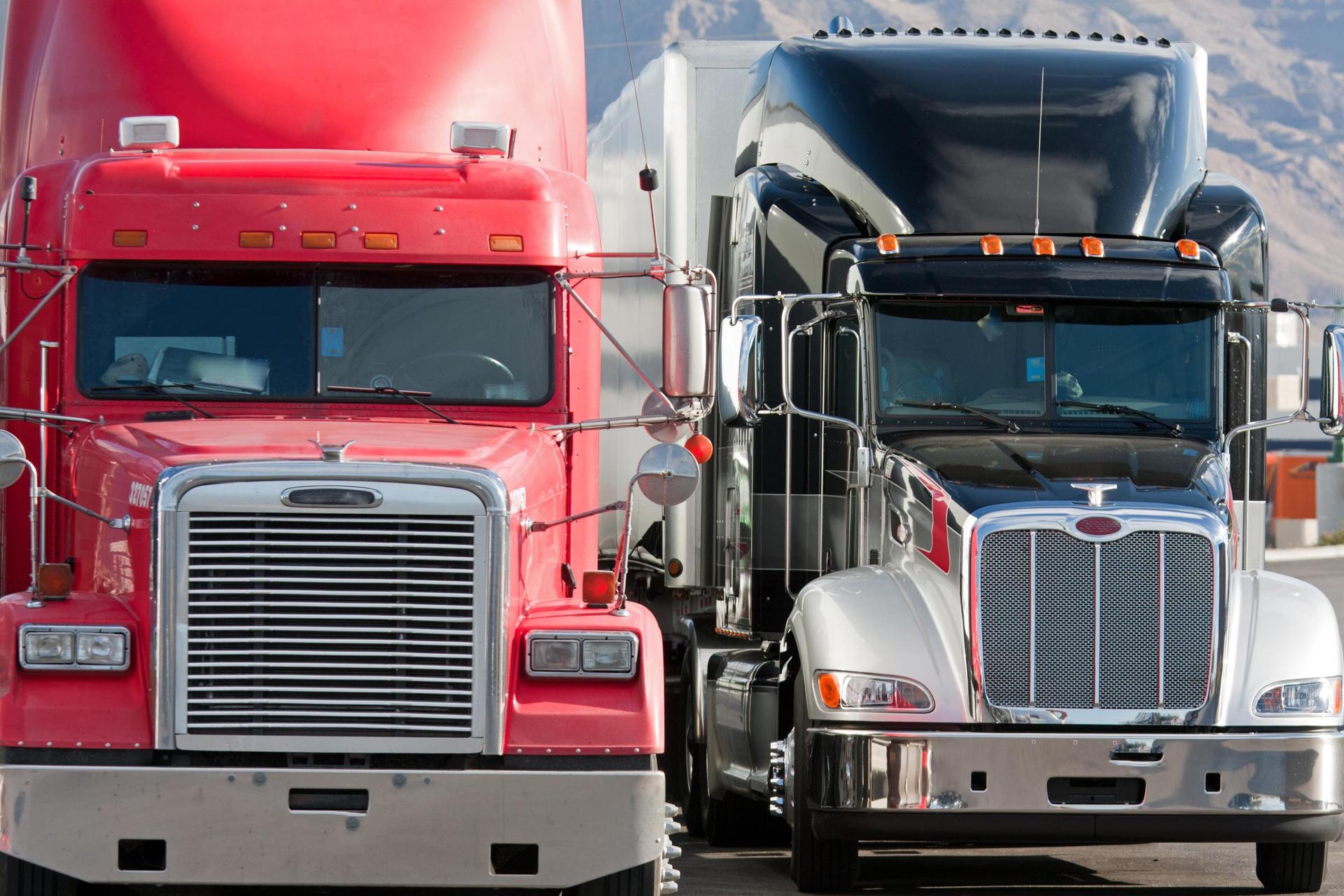 Manual vs Automatic Semi Truck Transmissions: Pros & Cons Cover Image
