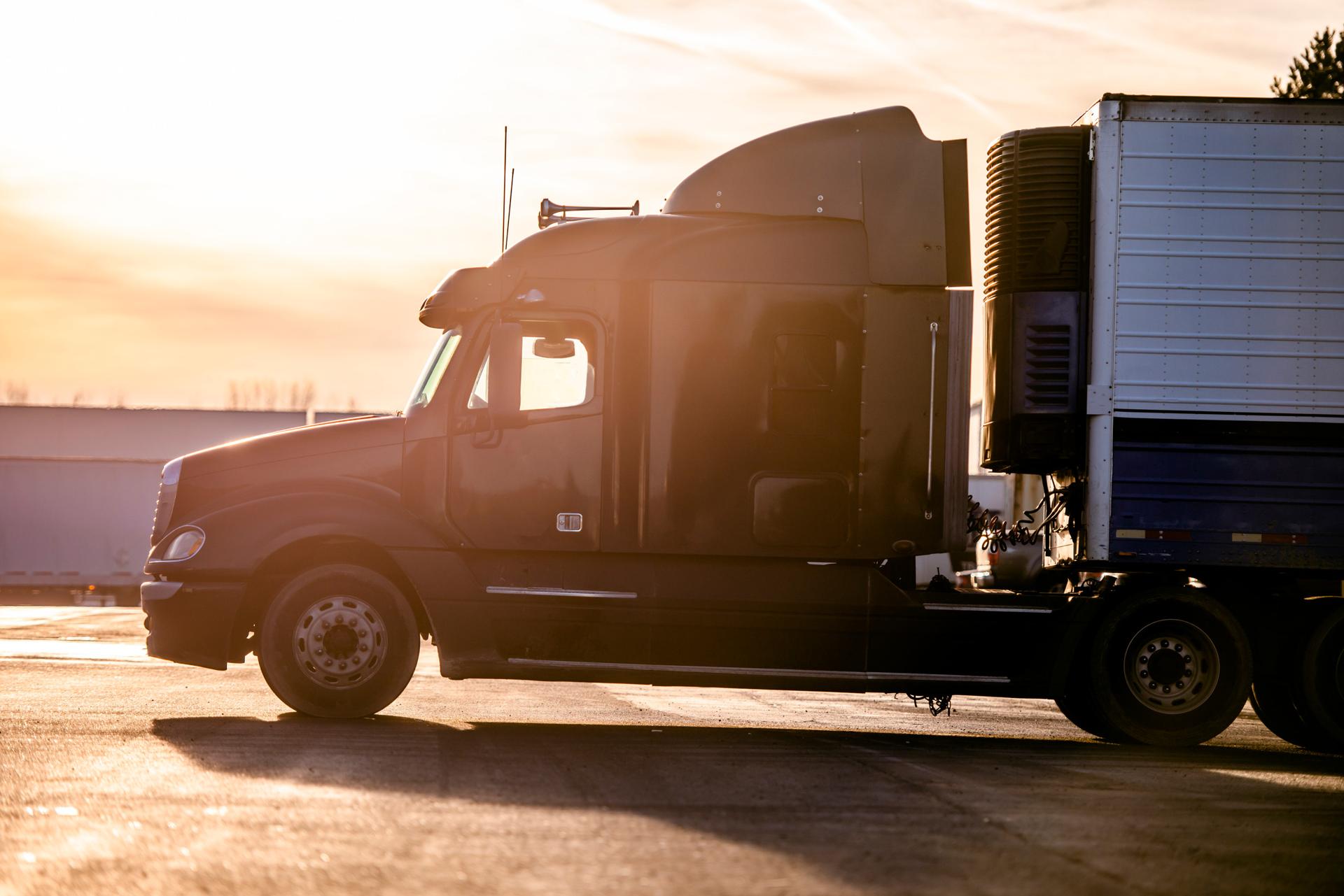 Used Refrigerated Semi Truck Buying Guide Cover Image