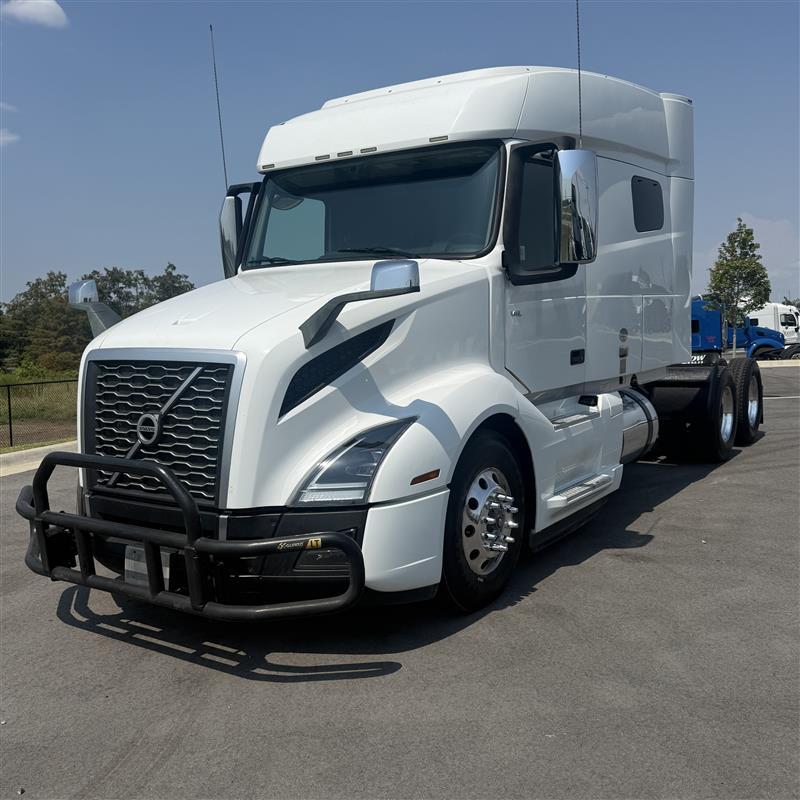 2021 Volvo Volvo 70" Midroof